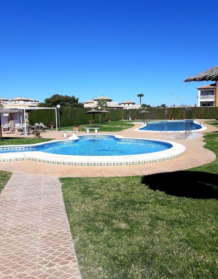 Fabulous Detached Large Villa 5 Bedrooms 3 Bathrooms Backing Onto Villamartin Golf Course ภายนอก รูปภาพ
